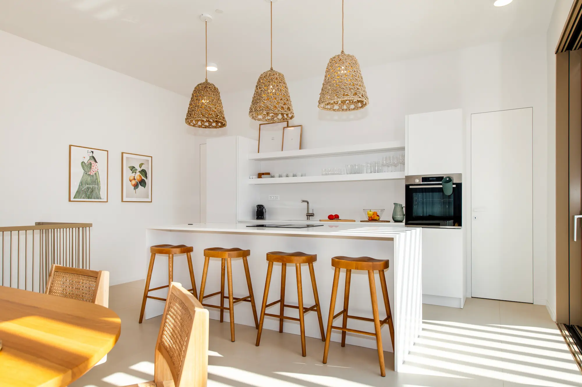 Kitchen & Dining